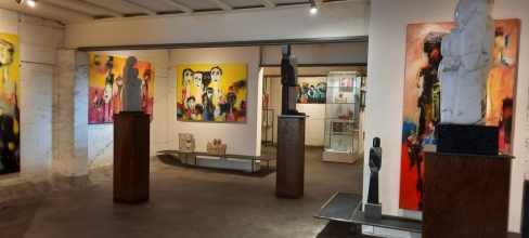 Beelden-Cel-Lemmens-in-galerie-TriVidha-juli.aug.sept.2023.jpg